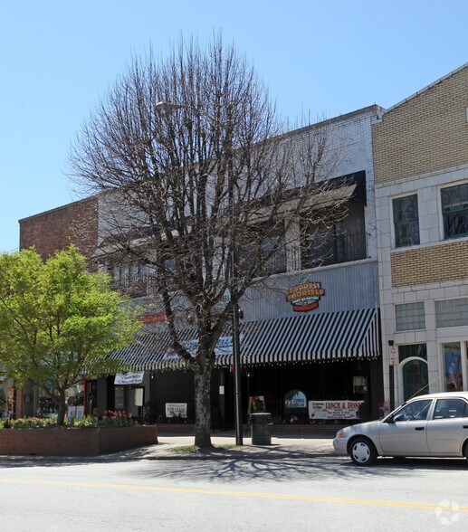 More Photos Of 321 N Main St, Hendersonville Restaurant For Lease
