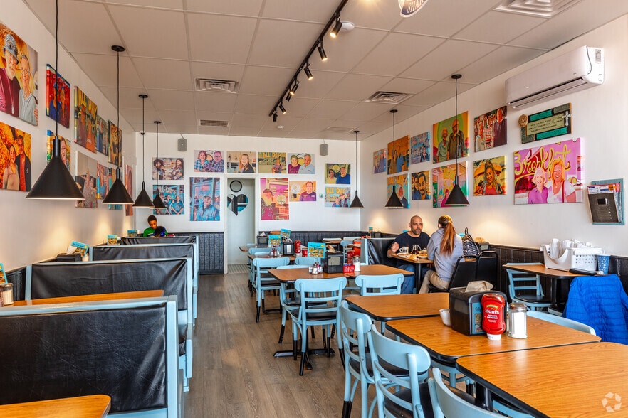 More Photos Of 402-544 E Wheatland Rd, Duncanville Unknown For Lease