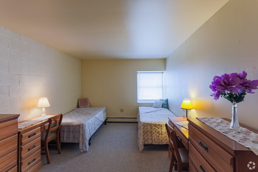 More Photos Of 2708 Wehnwood Rd, Altoona Apartments For Sale
