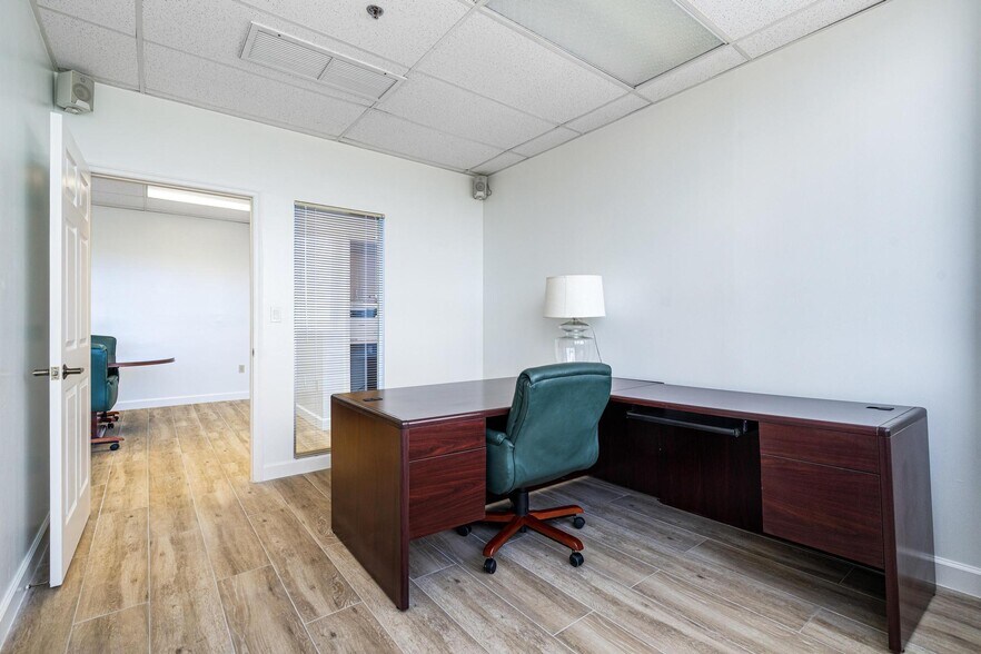 More Photos Of 2455 E Sunrise Blvd, Fort Lauderdale Loft Creative Space For Sale