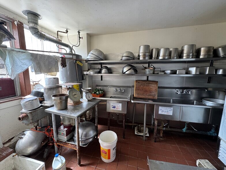 More Photos Of 3917-3919 Noriega St, San Francisco Storefront Retail Residential For Sale