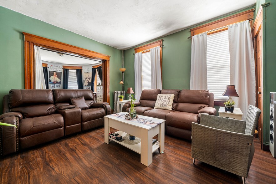 More Photos Of 70-72 Russell Street, Worcester Apartments For Sale