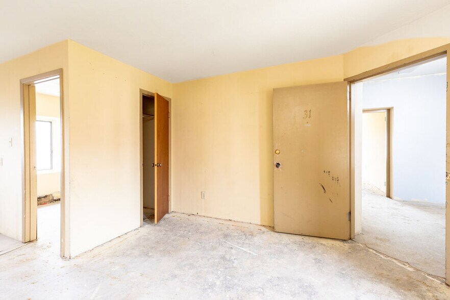 More Photos Of 628 9th St, Niagara Falls Apartments For Sale