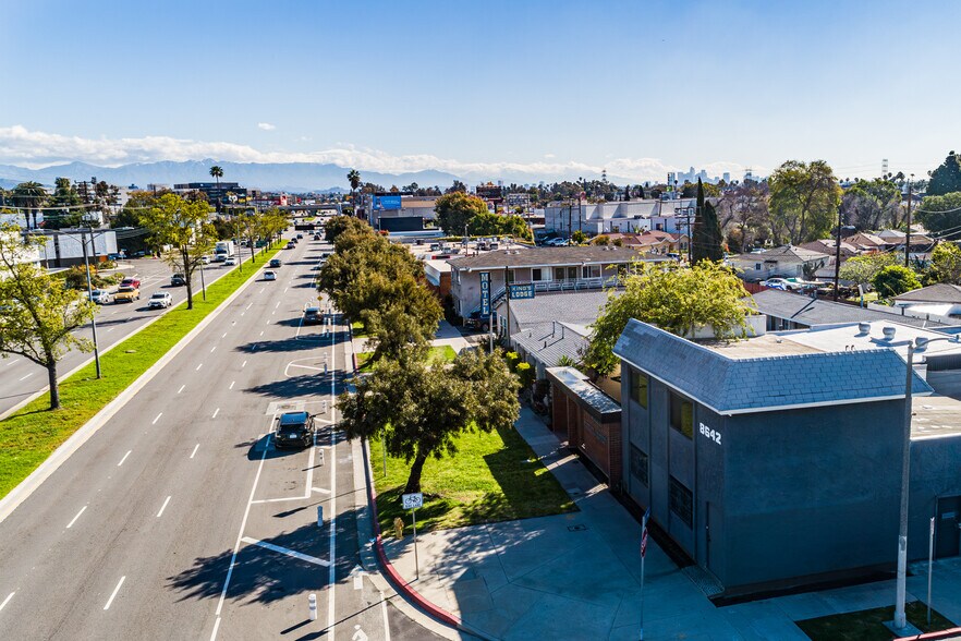 More Photos Of 8642 Venice Blvd, Los Angeles Office Residential For Sale