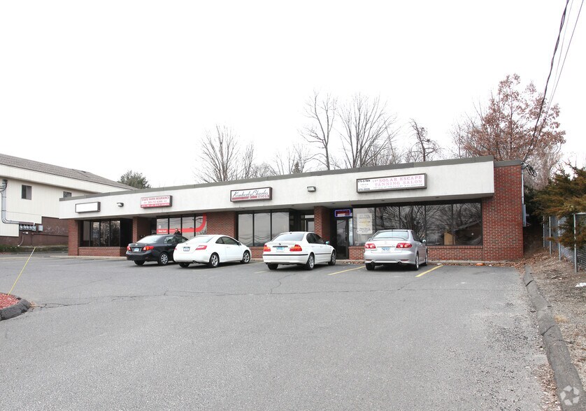 More Photos Of 551 Wolcott St, Waterbury Unknown For Lease