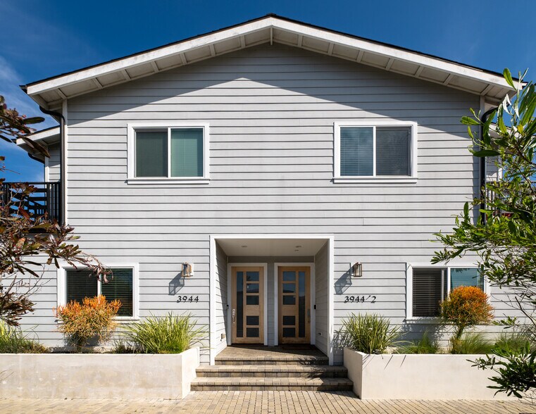 More Photos Of 3944 S Budlong Ave, Los Angeles Apartments For Sale