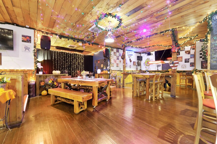 More Photos Of 71 Chester Rd, Becket Restaurant For Sale