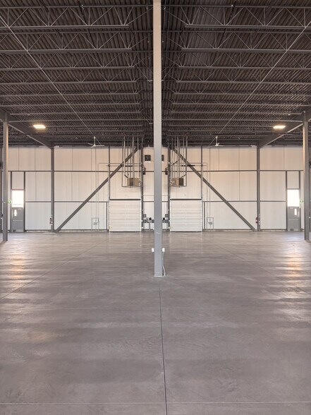 More Photos Of 52-54 Racine St, Casselman Warehouse For Lease