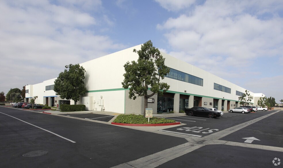 More Photos Of 16291-16321 Gothard St, Huntington Beach Light Manufacturing For Lease