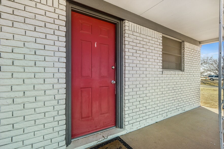 More Photos Of Falcon Motel, Stinnett Hotel For Sale