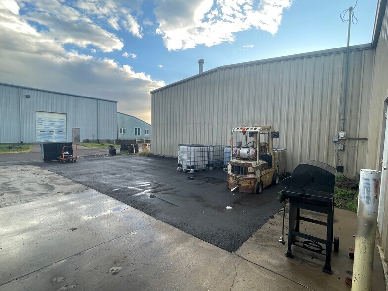 More Photos Of 200 Main St, Maple Hill Auto Repair For Sale