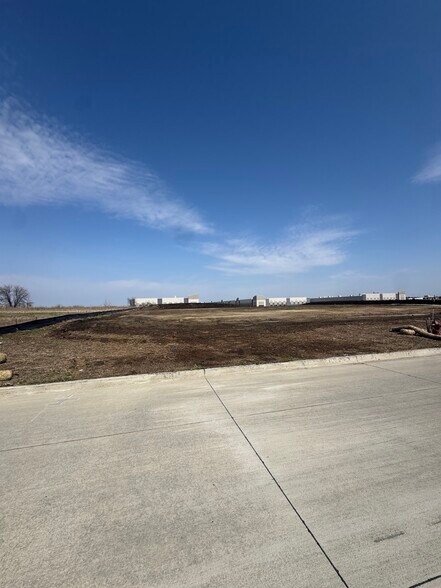 More Photos Of 1305 SE 25th St, Grimes Industrial For Lease