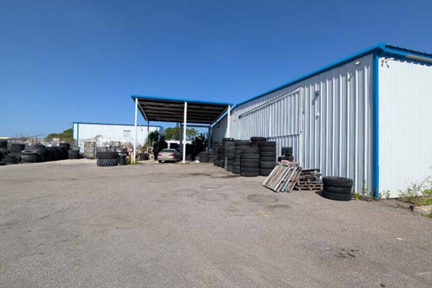 More Photos Of 2910 E 63rd Ave, Bradenton Warehouse For Sale