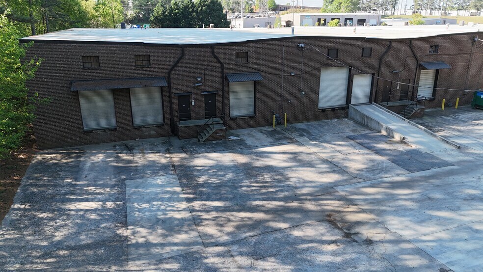 More Photos Of 3480 Oakcliff Rd, Doraville Unknown For Lease