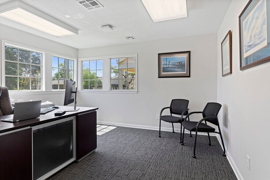 More Photos Of 1628 Ryan St, Lake Charles Office For Lease