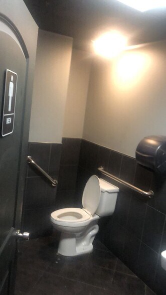 More Photos Of 503 Van Houten Ave, Passaic Restaurant For Lease