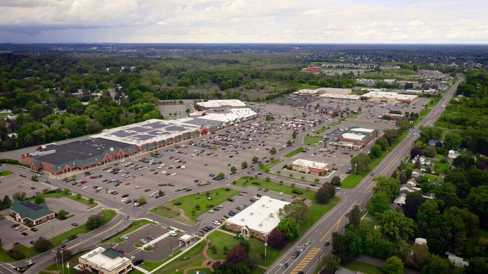 More Photos Of 340 Towne Dr, Fayetteville Unknown For Lease