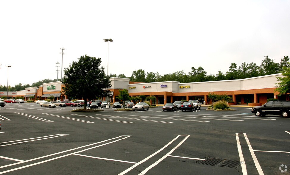 More Photos Of 8560 Holcomb Bridge Rd, Alpharetta Freestanding For Lease