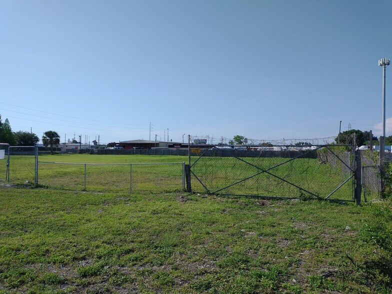 More Photos Of 8825 Ulmerton Rd, Largo Land For Lease