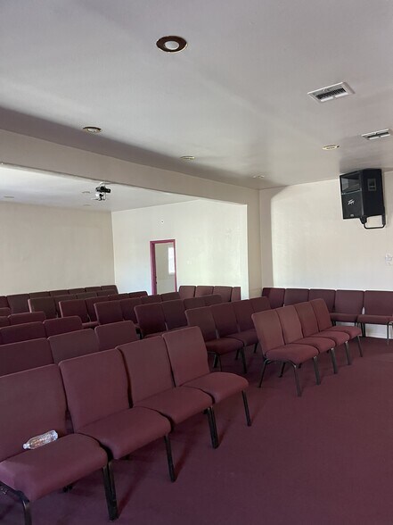 More Photos Of 8225 Main St, Los Angeles Religious Facility For Lease
