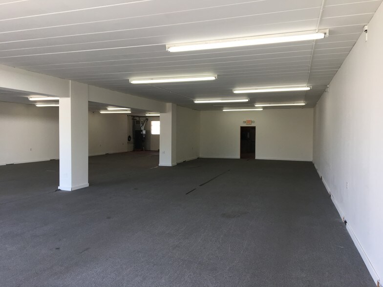 More Photos Of 2131 State Rd, Cuyahoga Falls Freestanding For Lease