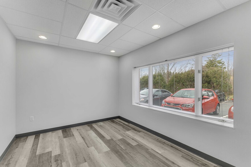 More Photos Of 7770 Brecksville Rd, Brecksville Office For Lease