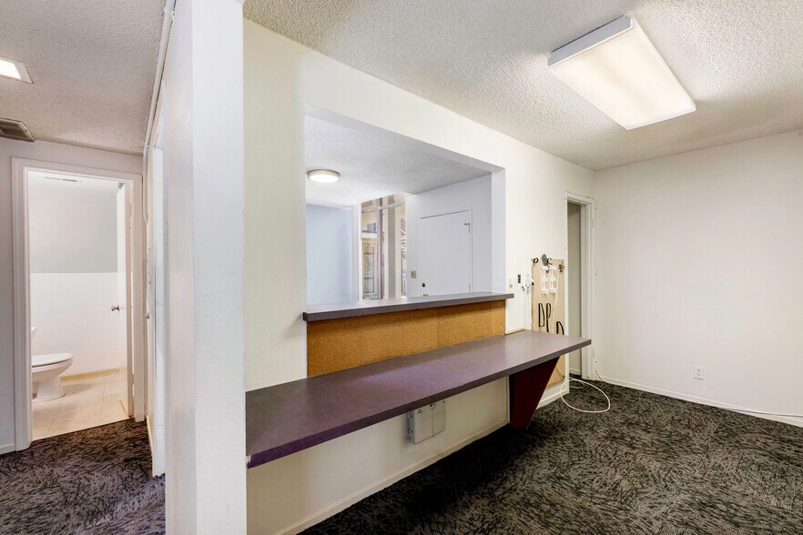 More Photos Of 3840 Woodruff Ave, Long Beach Medical For Lease