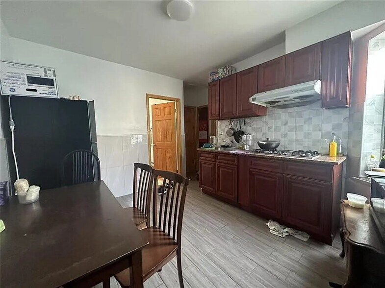 More Photos Of 658 46th St, Brooklyn Apartments For Sale