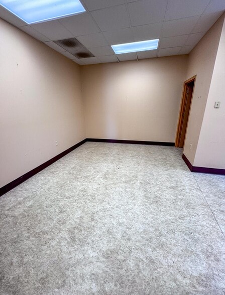 More Photos Of 803 18th Ave NW, Austin Restaurant For Sale