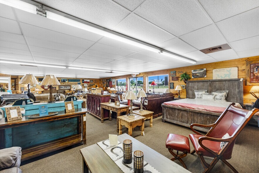 More Photos Of 20350 Morris Ave, Manvel Freestanding For Lease