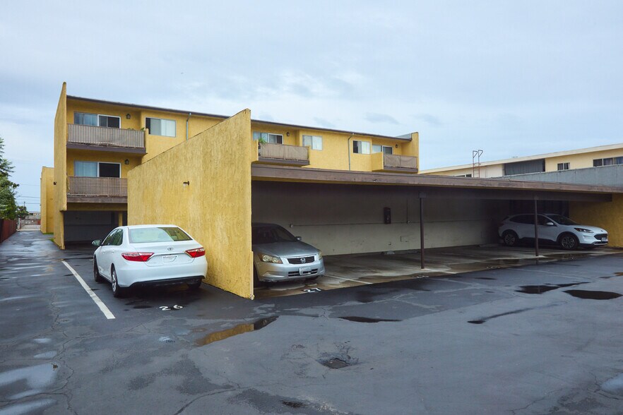 More Photos Of 15115 S Raymond Ave, Gardena Apartments For Sale