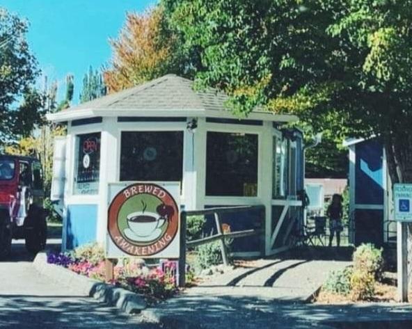 Primary Photo Of 9024 Railroad Ave SE, Snoqualmie Fast Food For Sale