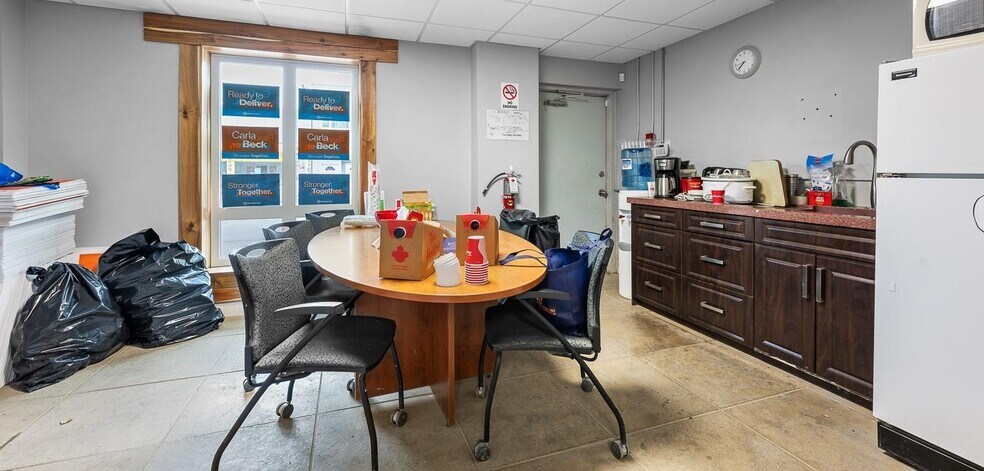 More Photos Of 461 Athabasca St E, Moose Jaw Warehouse For Lease