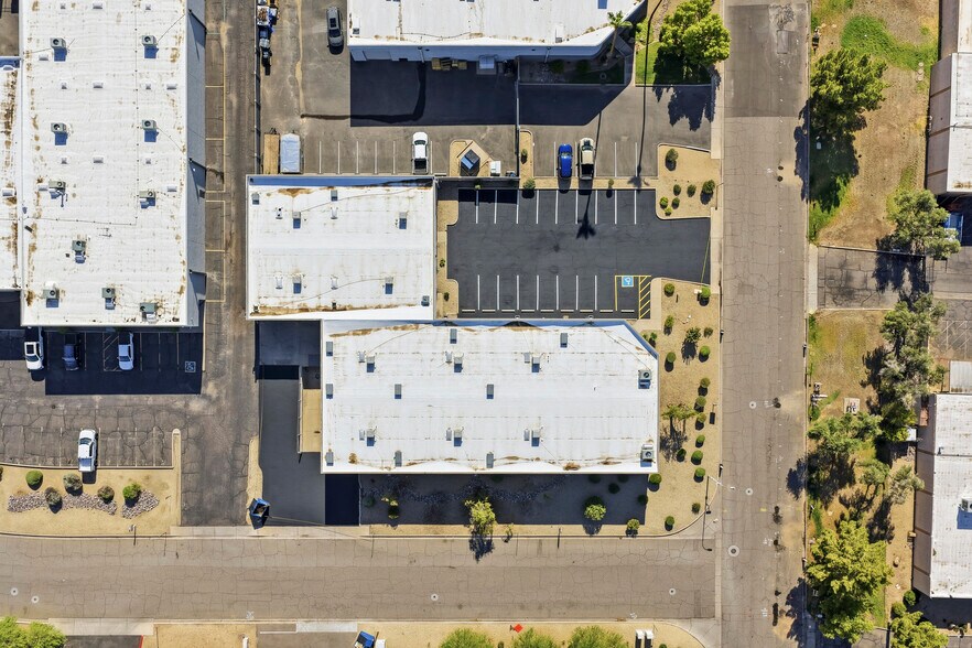 More Photos Of 3745 E Wier Ave, Phoenix Warehouse For Lease