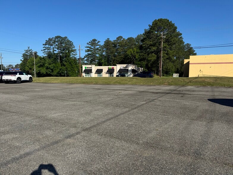 More Photos Of 118 Roberson Mill rd, Milledgeville General Retail For Lease