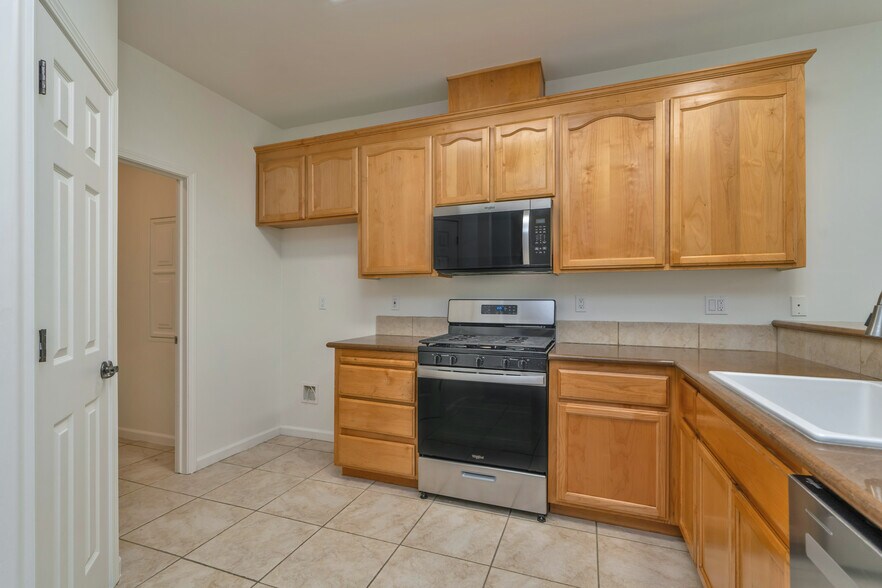 More Photos Of 3155 Navion Ct, Cameron Park Apartments For Sale