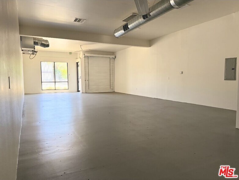 More Photos Of 6853-6865 Foothill Blvd, Tujunga Freestanding For Sale