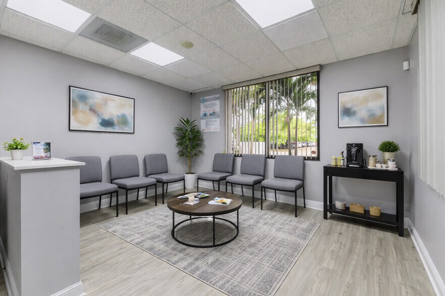 More Photos Of 1425 Viscaya Pky, Cape Coral Office For Lease