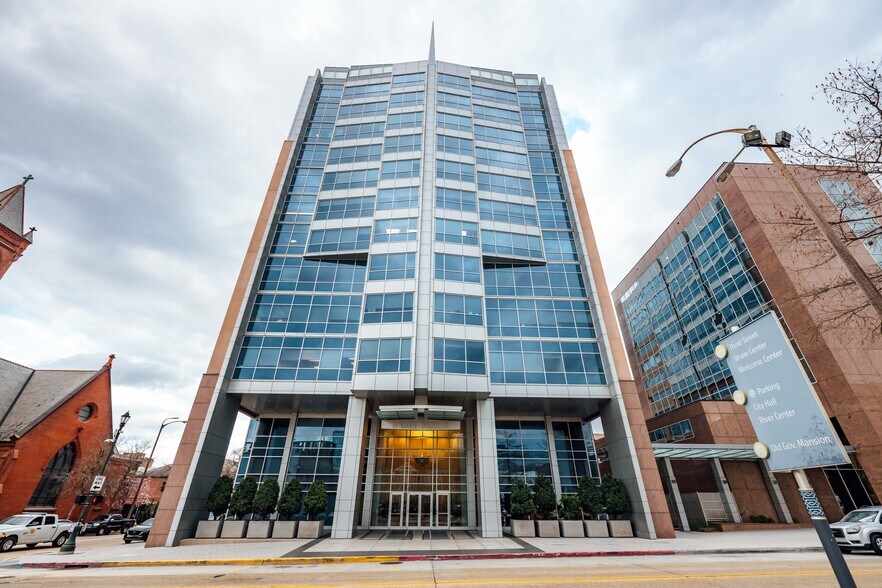 More Photos Of 400 Convention St, Baton Rouge Office For Lease