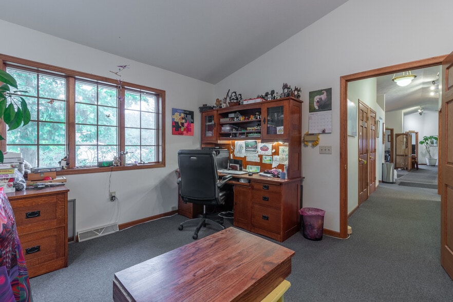 More Photos Of 375 N McClellan Ave, Marquette Office Residential For Sale