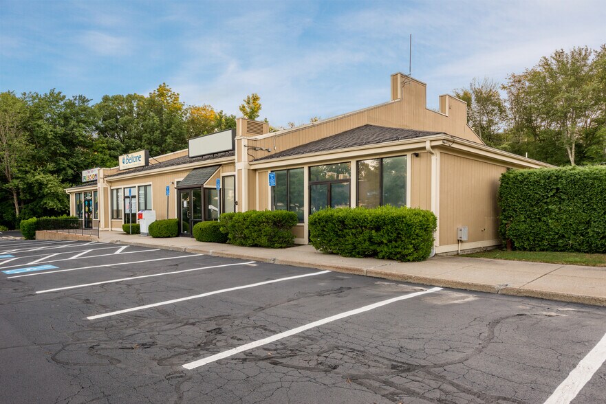 More Photos Of 2168 Diamond Hill Rd, Woonsocket Unknown For Lease