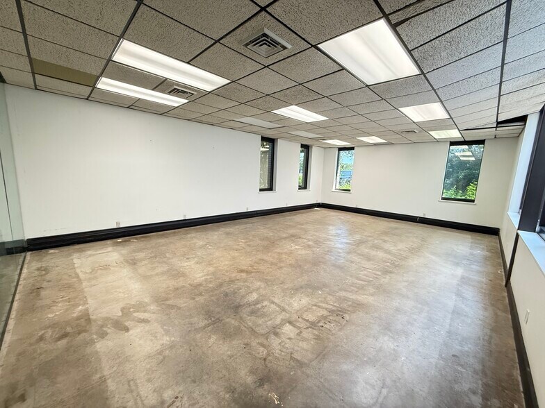 More Photos Of 2814 Syene Rd, Madison Light Distribution For Lease
