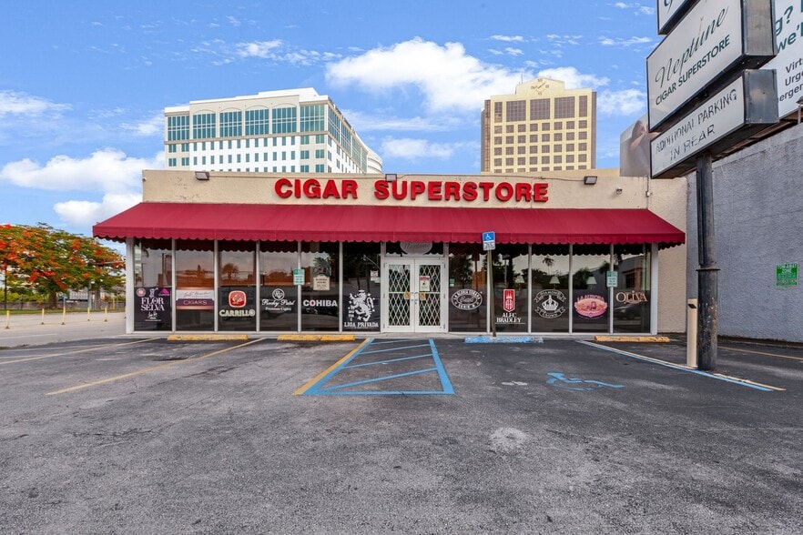 More Photos Of 9308 S Dixie Hwy, Miami Freestanding For Lease