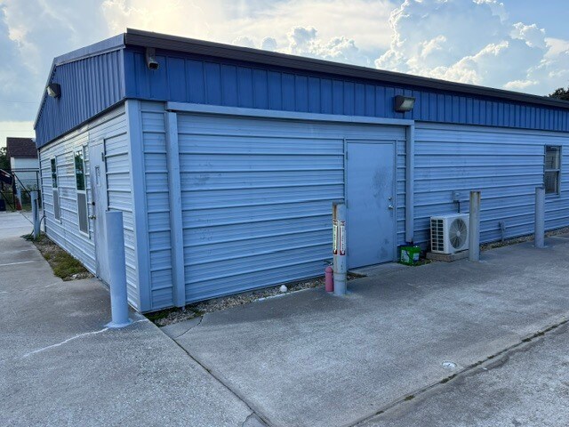 More Photos Of 14 Utility Dr, Palm Coast Industrial For Lease