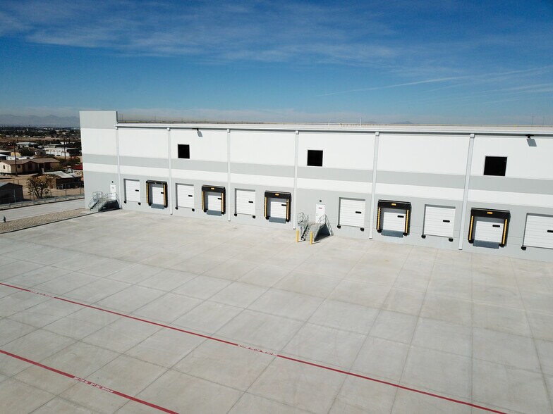 More Photos Of 11750 Gateway Blvd E, Socorro Distribution For Lease