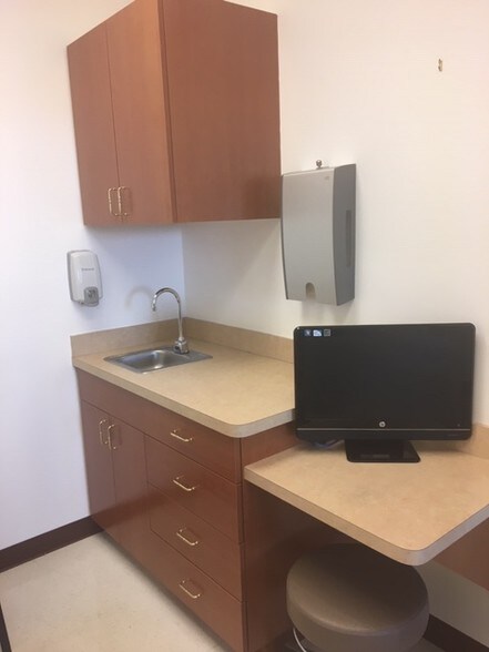 More Photos Of 1000 Randall Rd, Geneva Medical For Sale