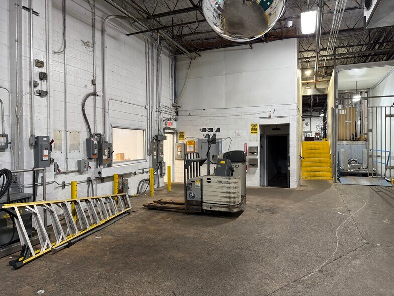More Photos Of 4001 N American St, Philadelphia Warehouse For Lease