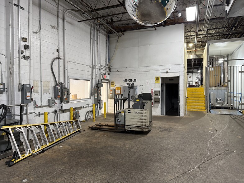 More Photos Of 4001 N American St, Philadelphia Warehouse For Lease