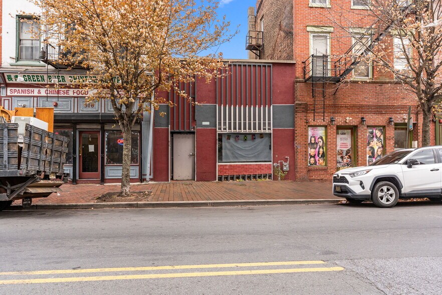 More Photos Of 318 S Broad St, Trenton Storefront For Sale