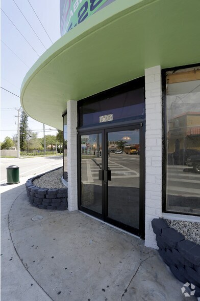 More Photos Of 4700-4708 W Flagler St, Miami General Retail For Lease